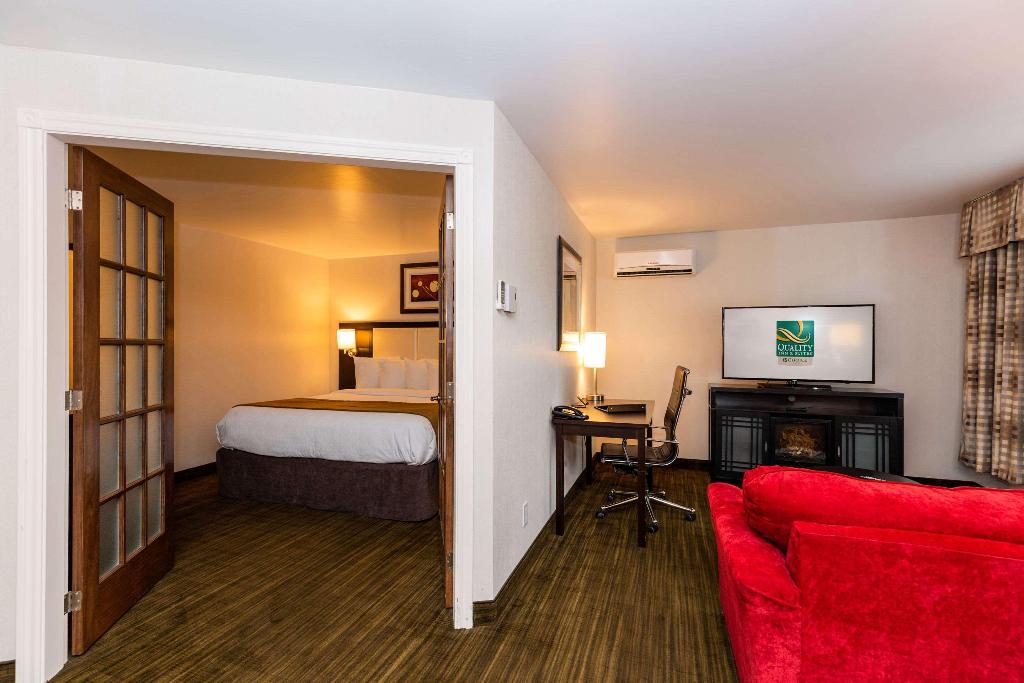 Quality Inn & Suites photo 46