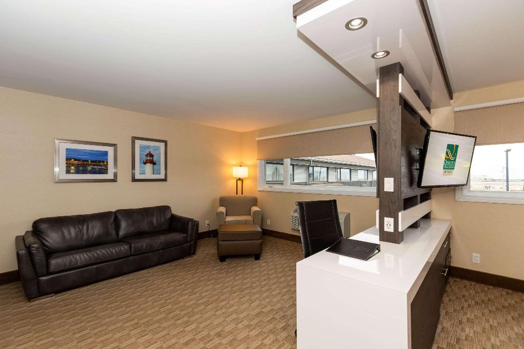 Quality Inn & Suites photo 75