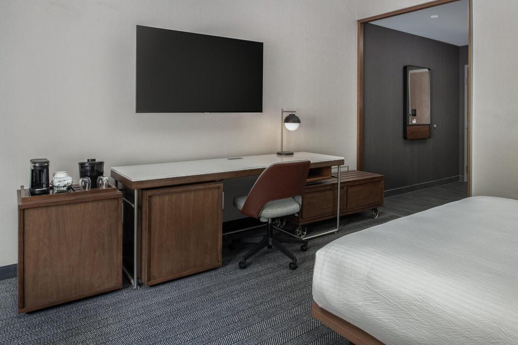 Courtyard By Marriott Olympia