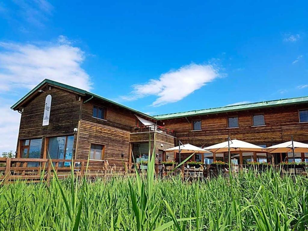 Hotel Caneo