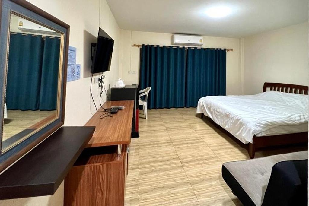 V Tharm Hotel