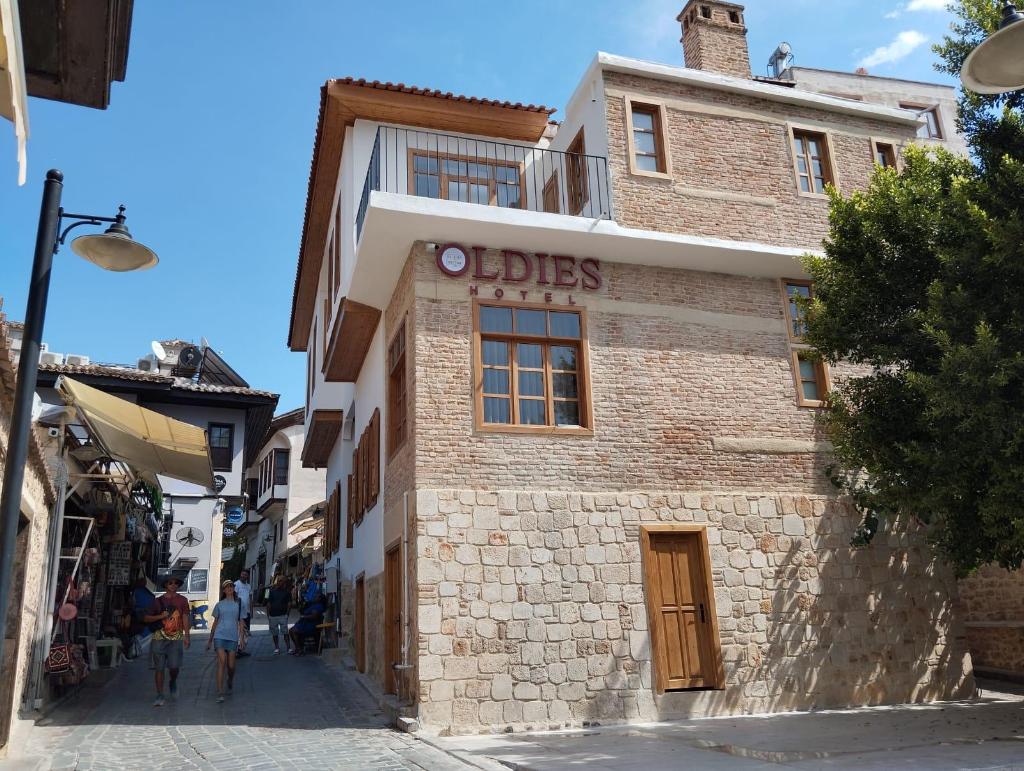 Oldies Hotel
