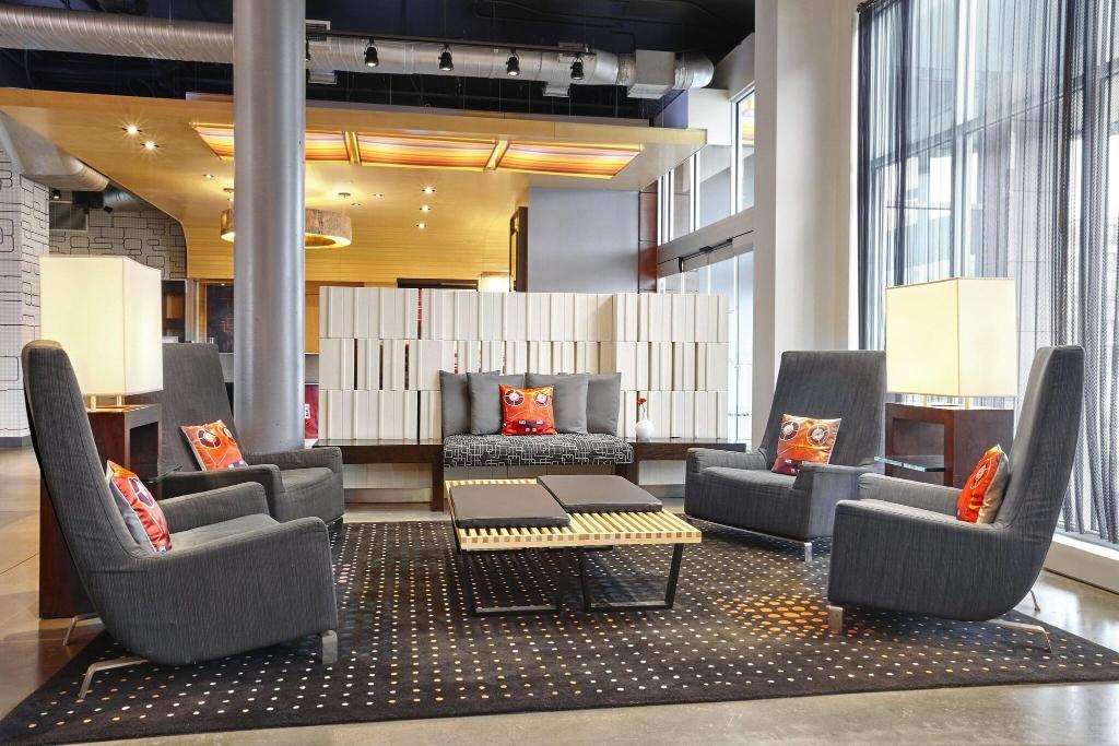 Aloft Montreal Airport photo 33