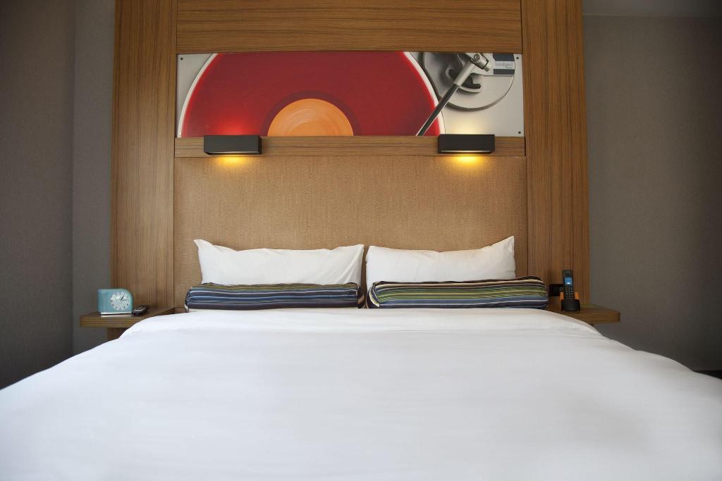Aloft Montreal Airport photo 6