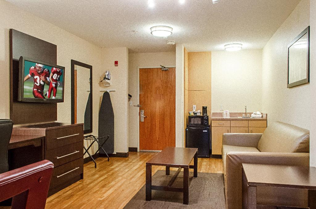 Hotel Red Roof PLUS+ Boston - Logan, USA, Saugus. Großes 1