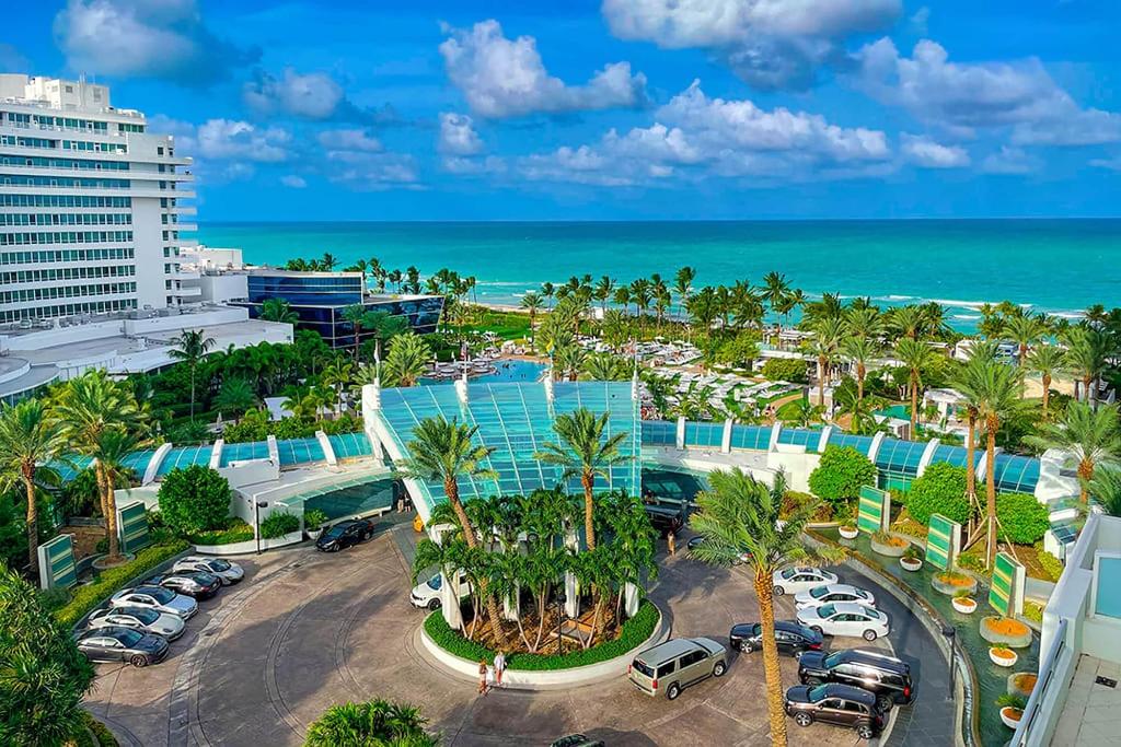 Fontainebleau Miami Beach, Mid-Beach