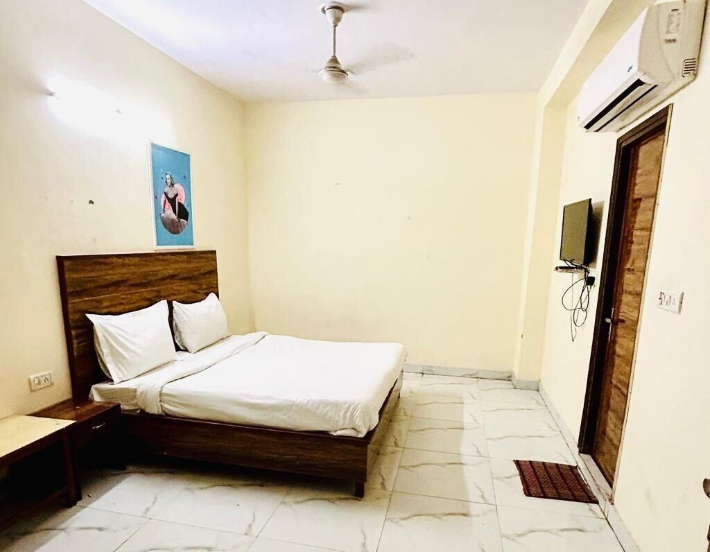 Hotel Green Arrow Rohini