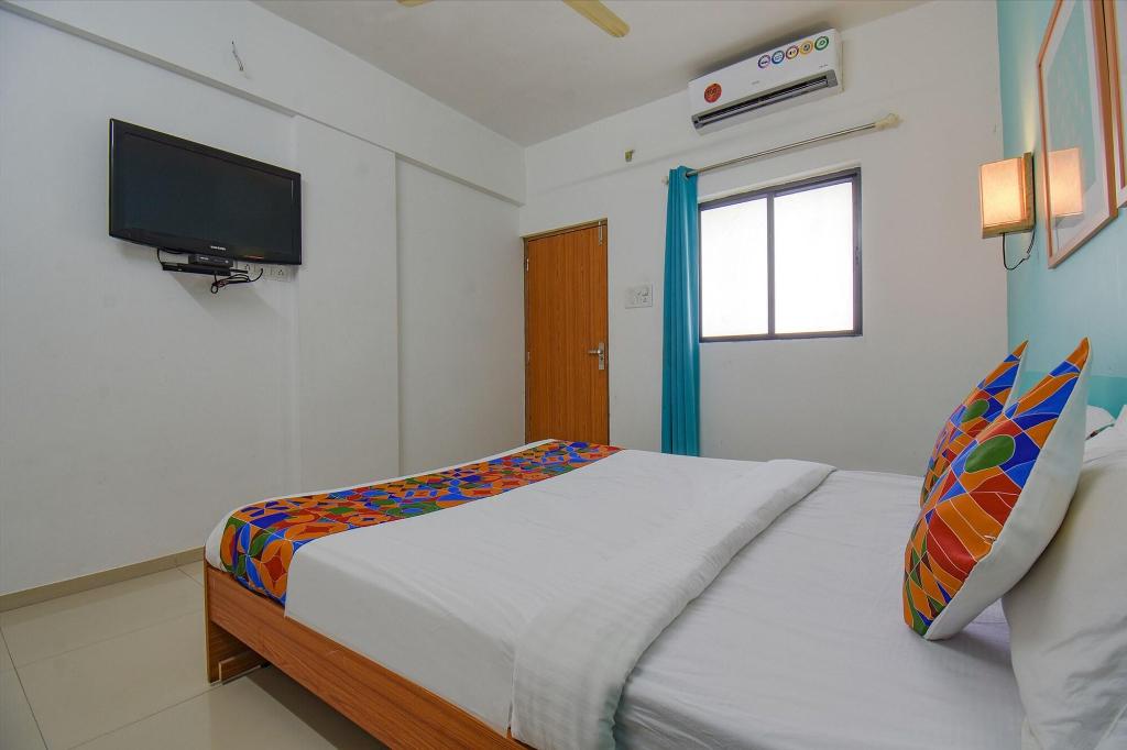Fabhotel Aakiyo