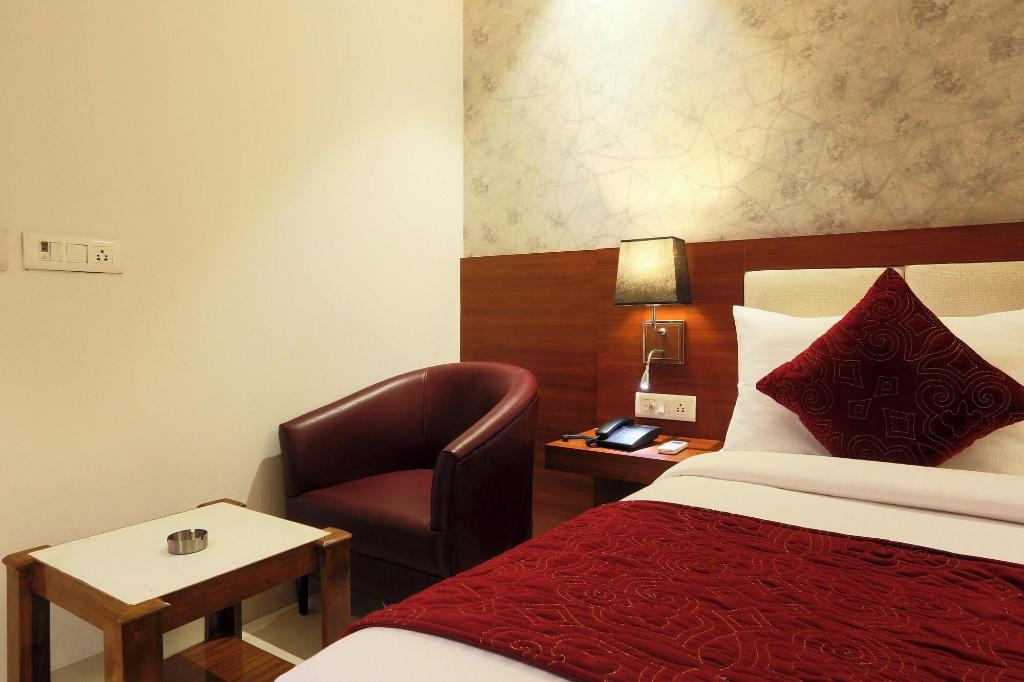 Hotel Arch Suites