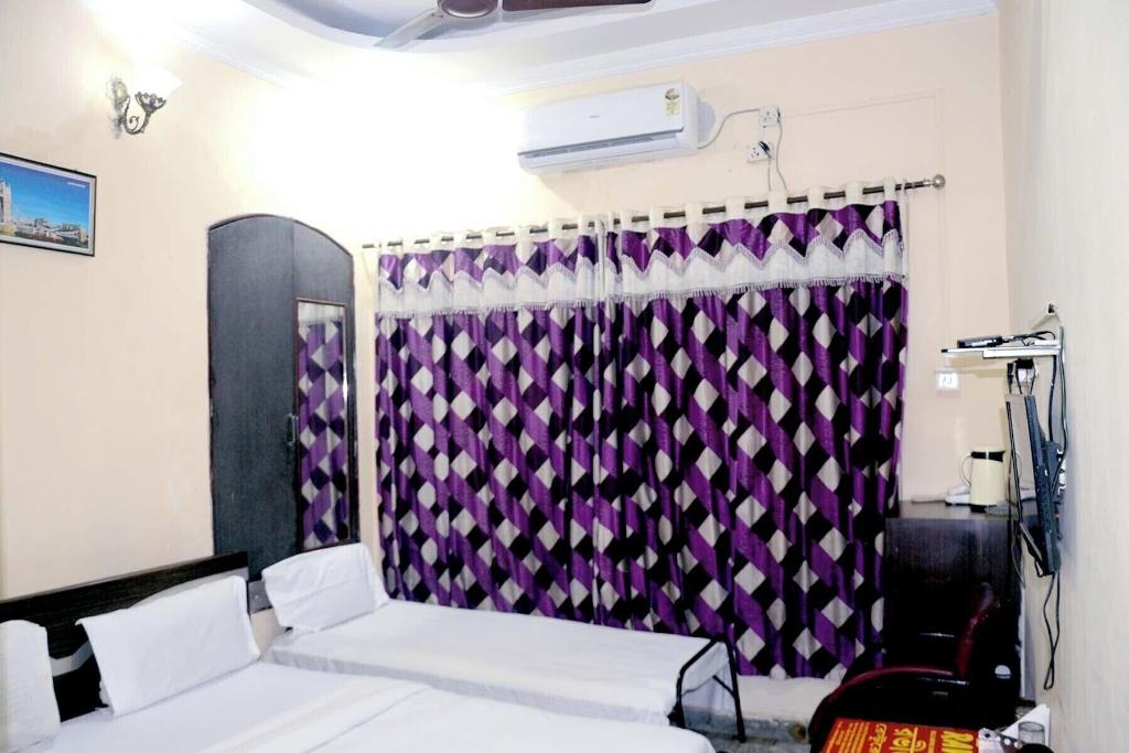 Raviz Inn