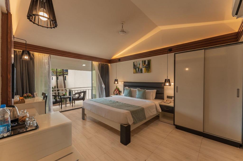 Foxoso La Beach Resort