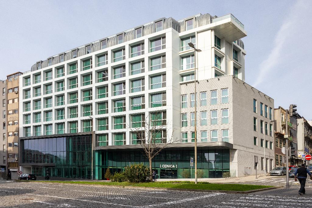 Imagem da galeria de Cenica Porto Hotel, Curio Collection By Hilton