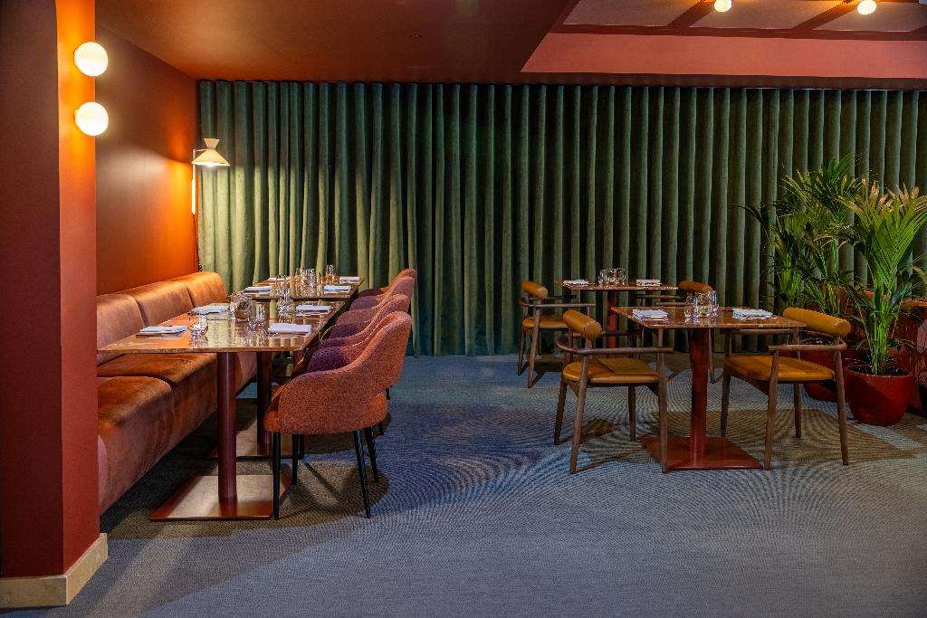 Imagem da galeria de Cenica Porto Hotel, Curio Collection By Hilton
