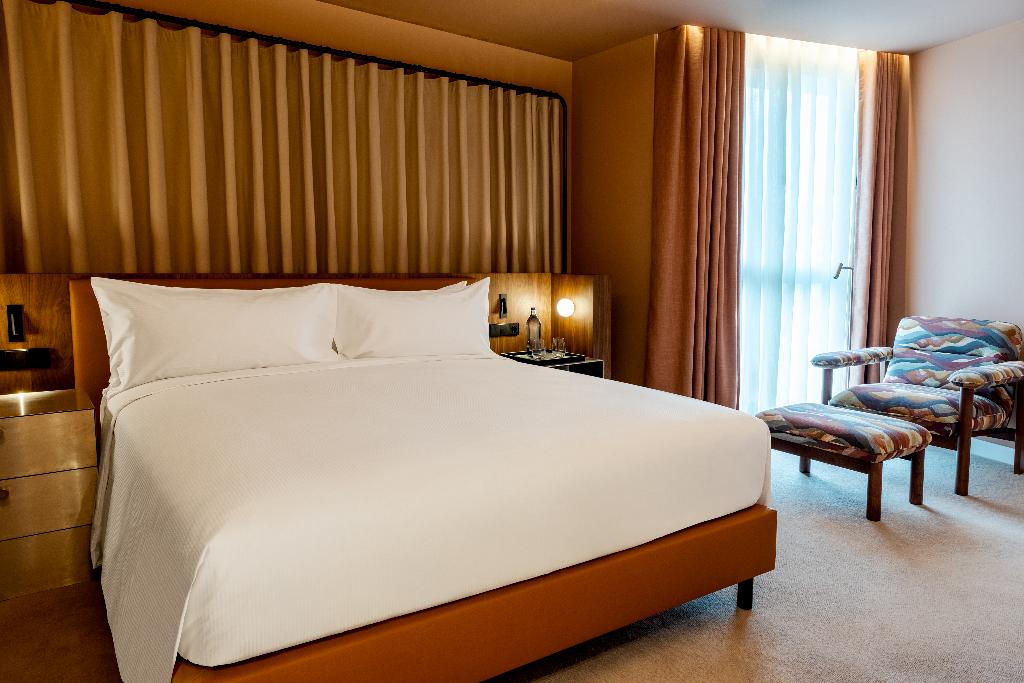 Imagem da galeria de Cenica Porto Hotel, Curio Collection By Hilton