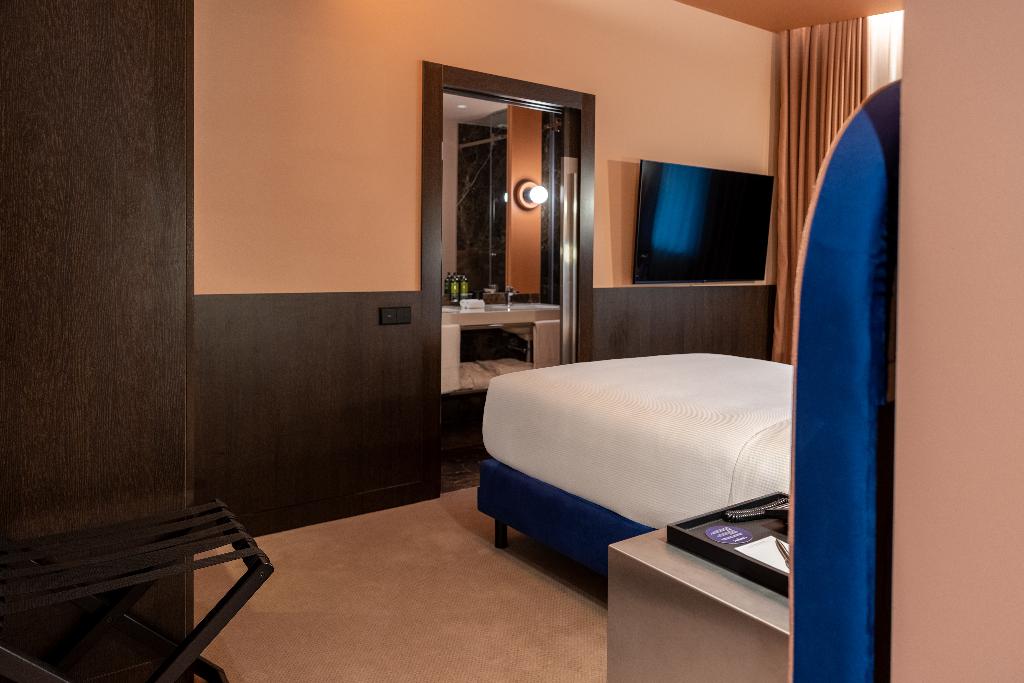 Imagem da galeria de Cenica Porto Hotel, Curio Collection By Hilton