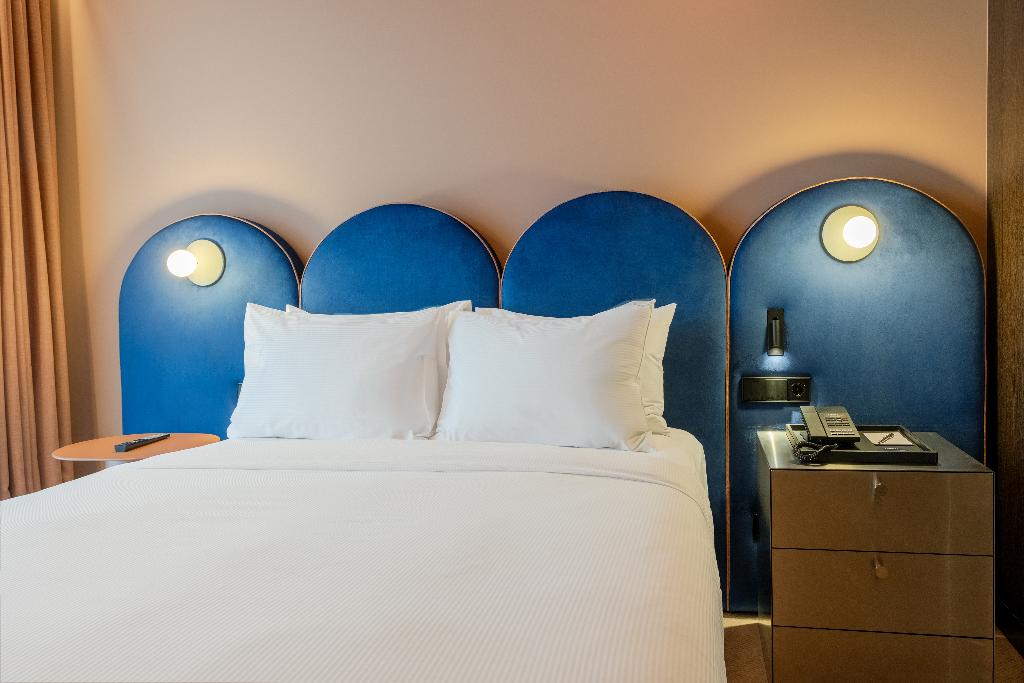 Imagem da galeria de Cenica Porto Hotel, Curio Collection By Hilton