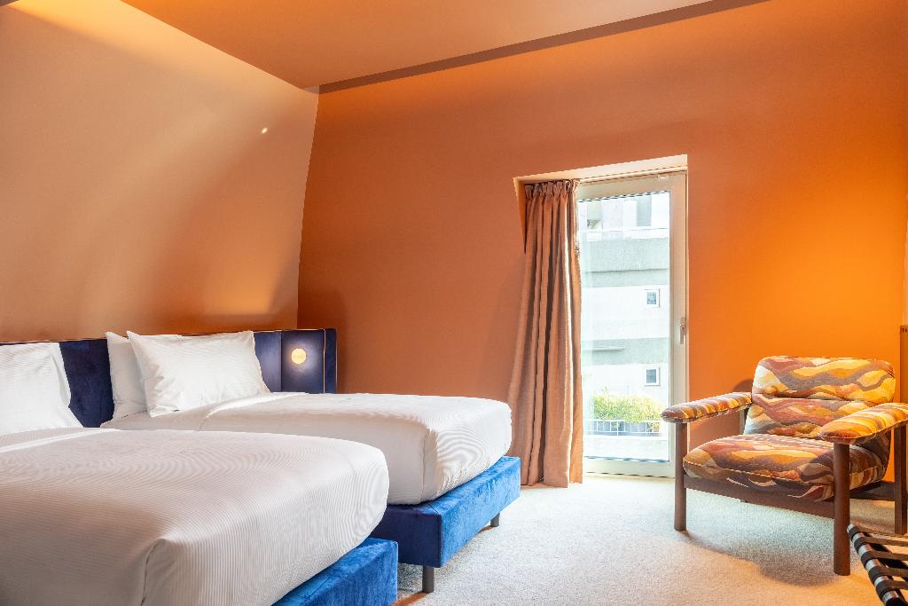 Imagem da galeria de Cenica Porto Hotel, Curio Collection By Hilton
