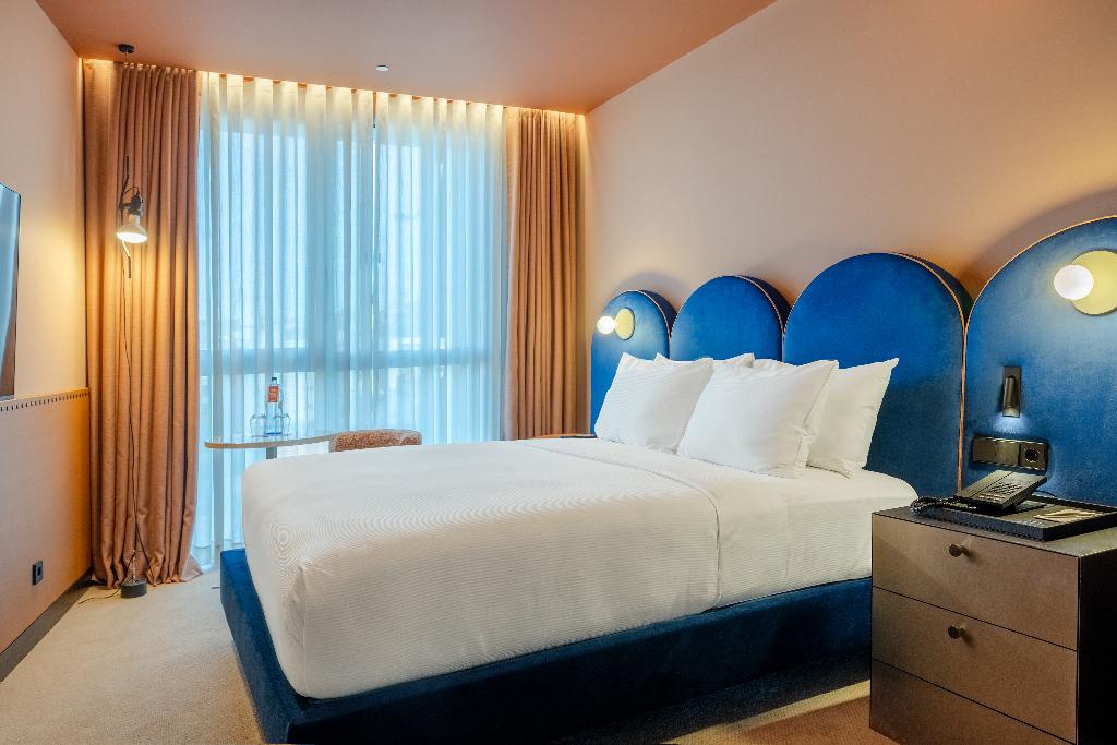 Imagem da galeria de Cenica Porto Hotel, Curio Collection By Hilton