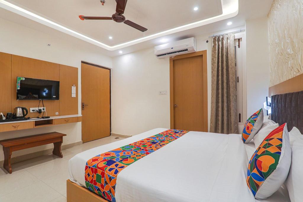 Fabhotel Raj Palace