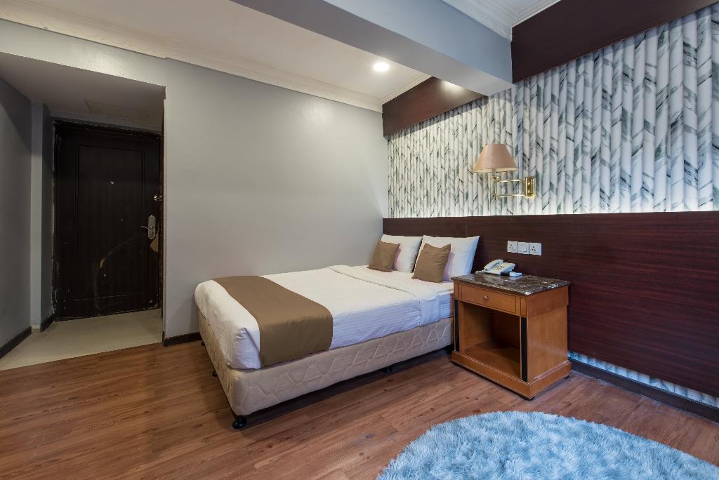 Grand Orchard Hotel