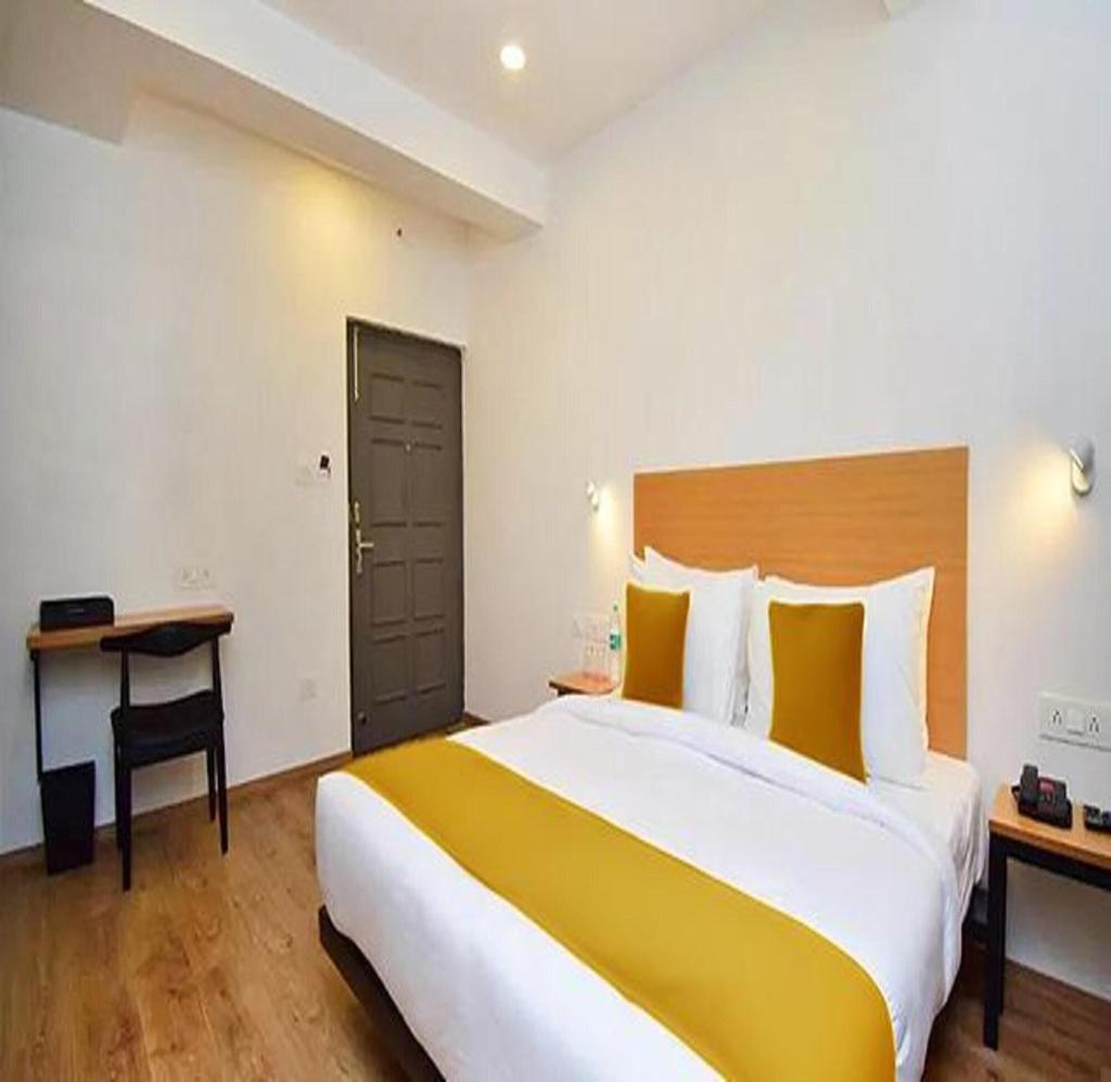 Fabhotel Sky I