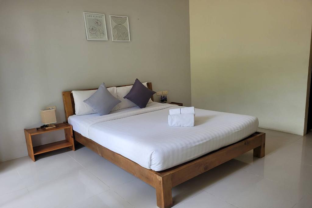 Snooze Inn Phuket By Zuzu