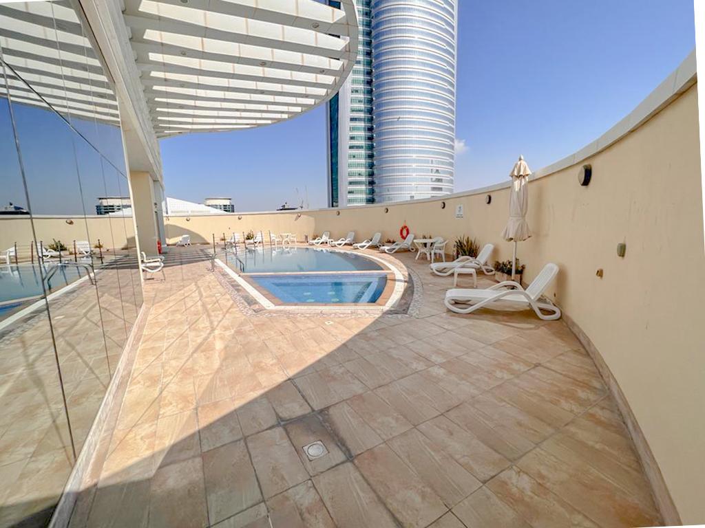 Goldcrest Executive - Pool
