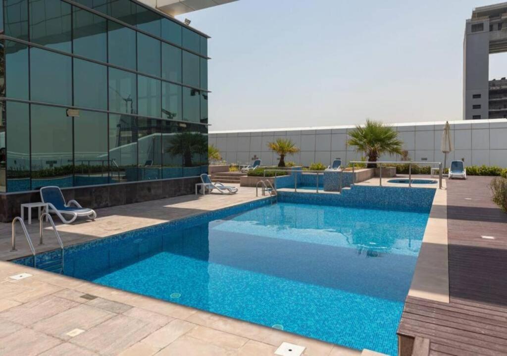 GCV2 - Pool