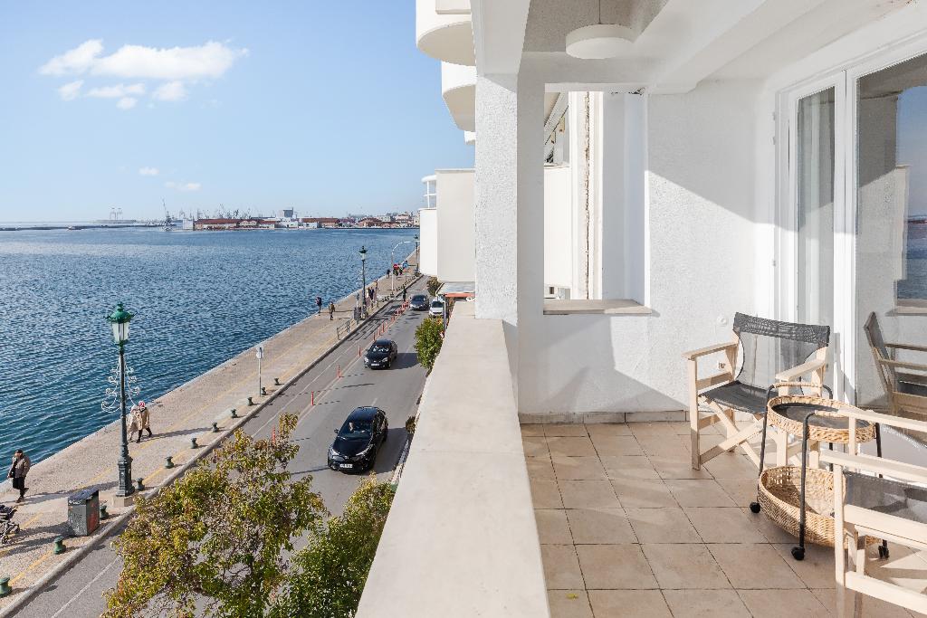 Infinity & Beyond Seafront Apartments by halu!