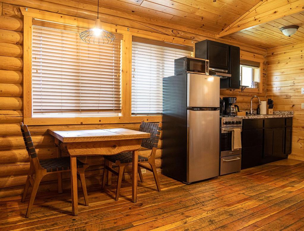 High Creek Lodge Cabins
