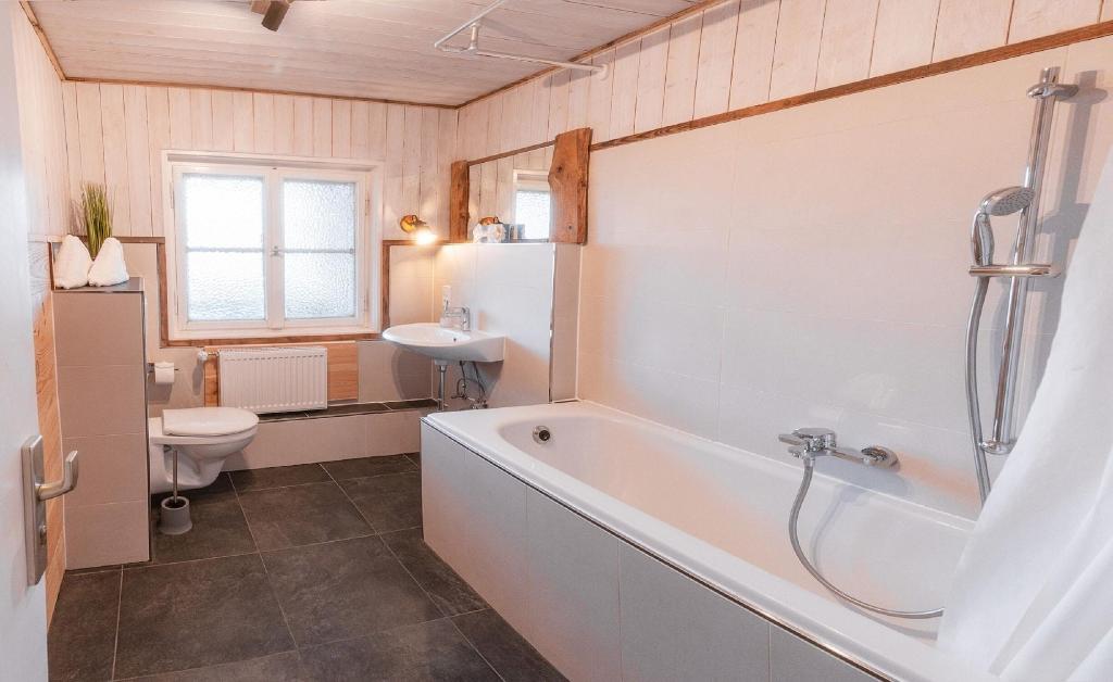 Rona S Guesthouse