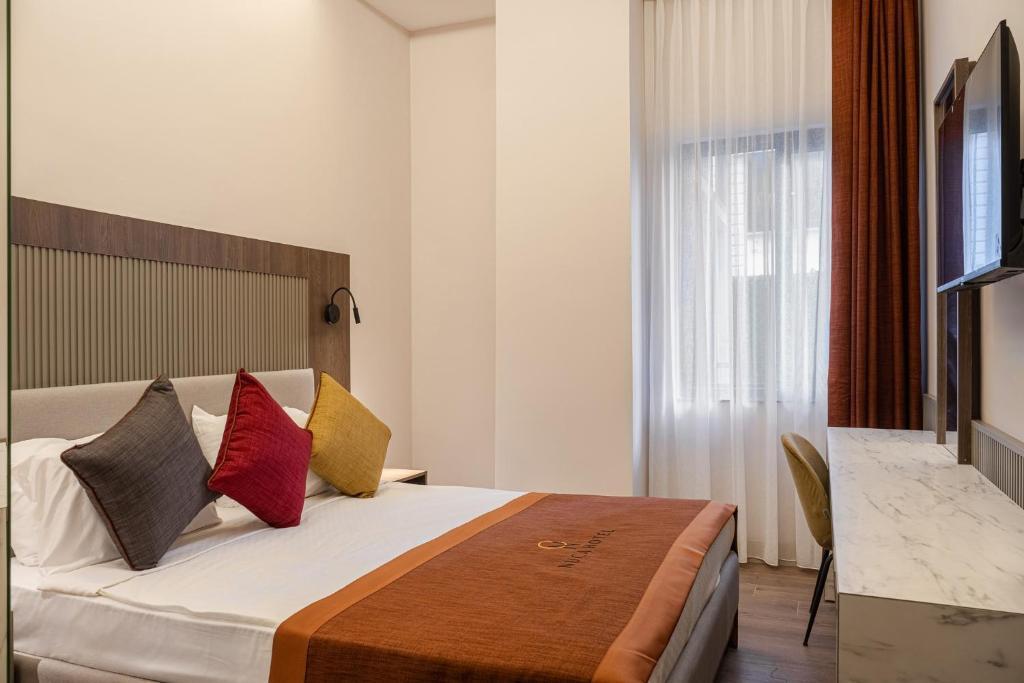 Nuca Hotel
