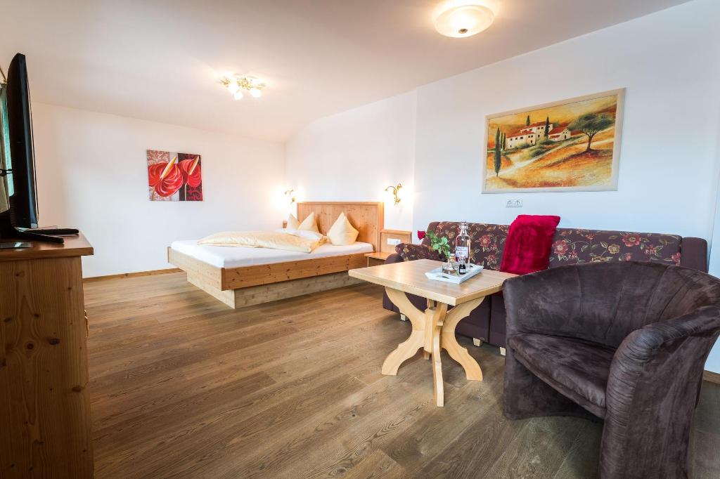 Hallera S Post Hotel