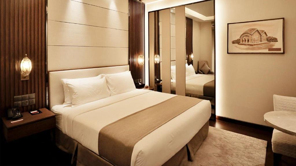 Best Western Plus Runway