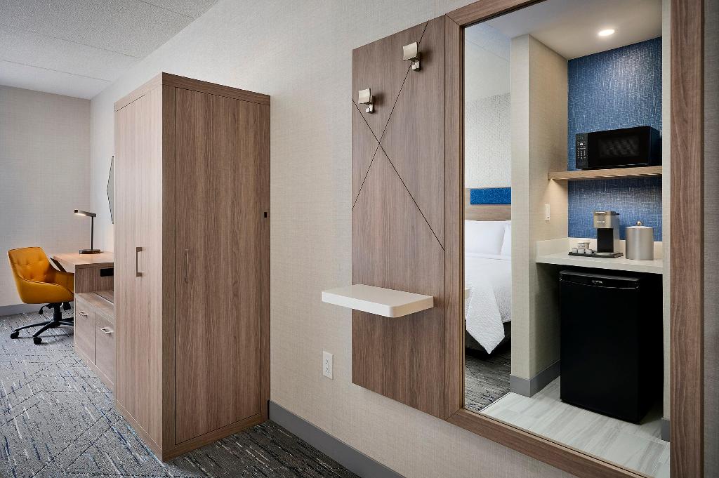 Holiday Inn Express Hamilton Upper James