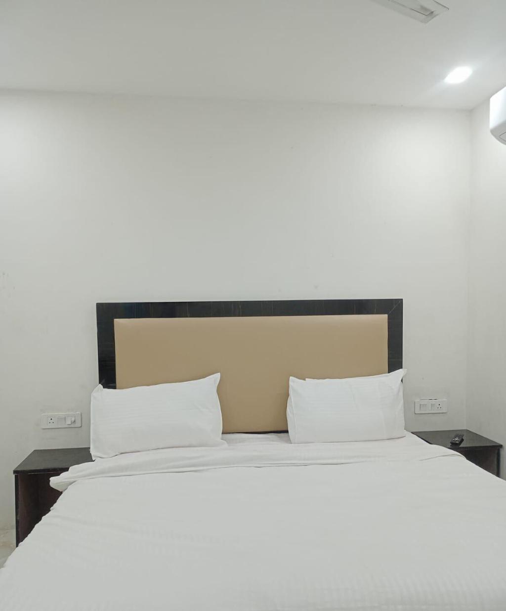 Hotel Rasso Inn Tuglakabad Extn