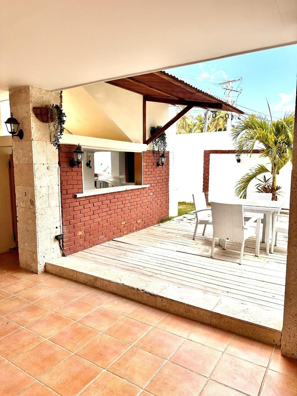 Noa Hotel