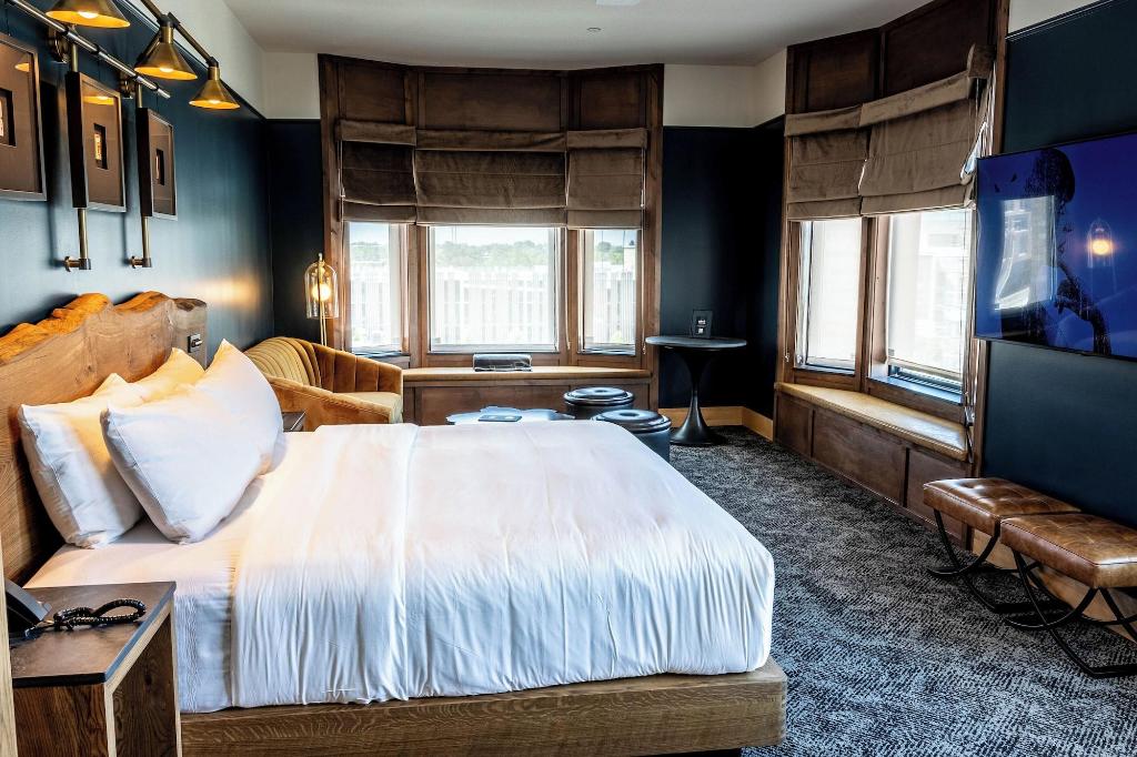 Hotel Renegade