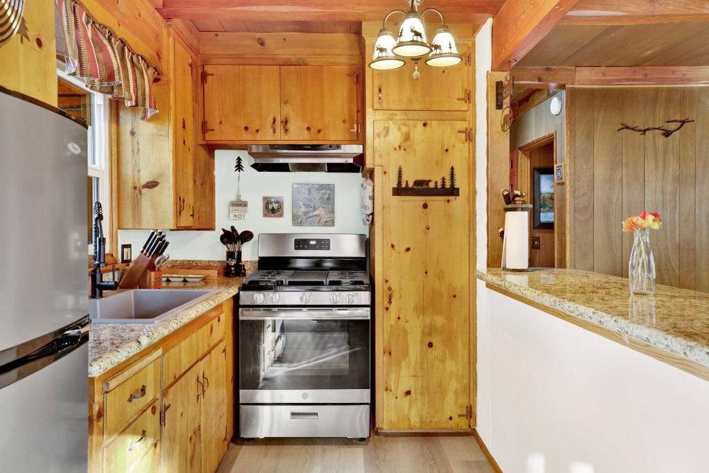 Kozy Cabin 2386