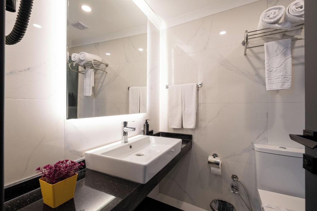 216 Star Suite