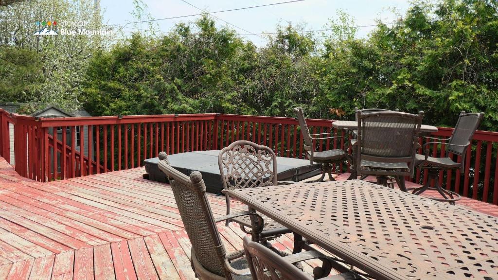 Mountain Views Steps To Bm Village Hot Tub Bbq