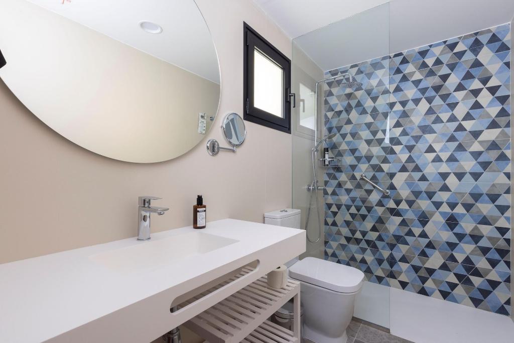 Esmeralda Cotillo Homes By Livvo