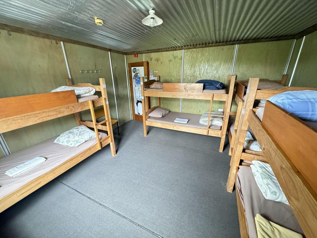 The Crossing Lodge And Backpackers