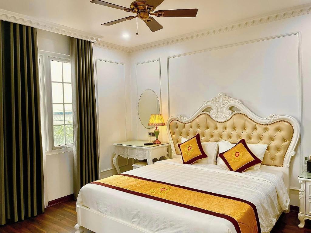 Gold Hotel Luxury