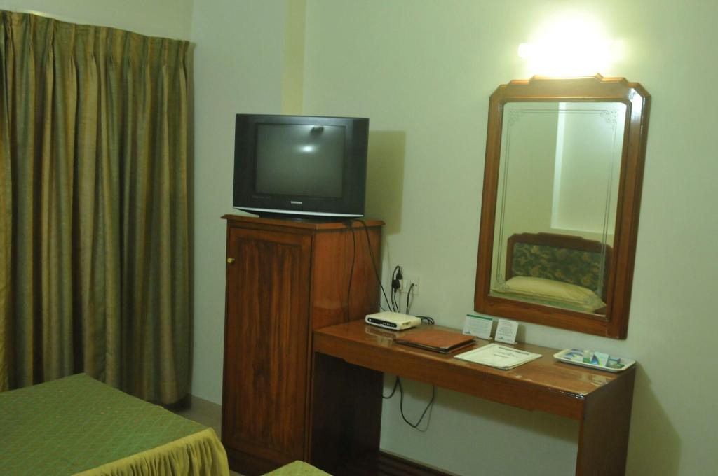 Hotel Apex Surat