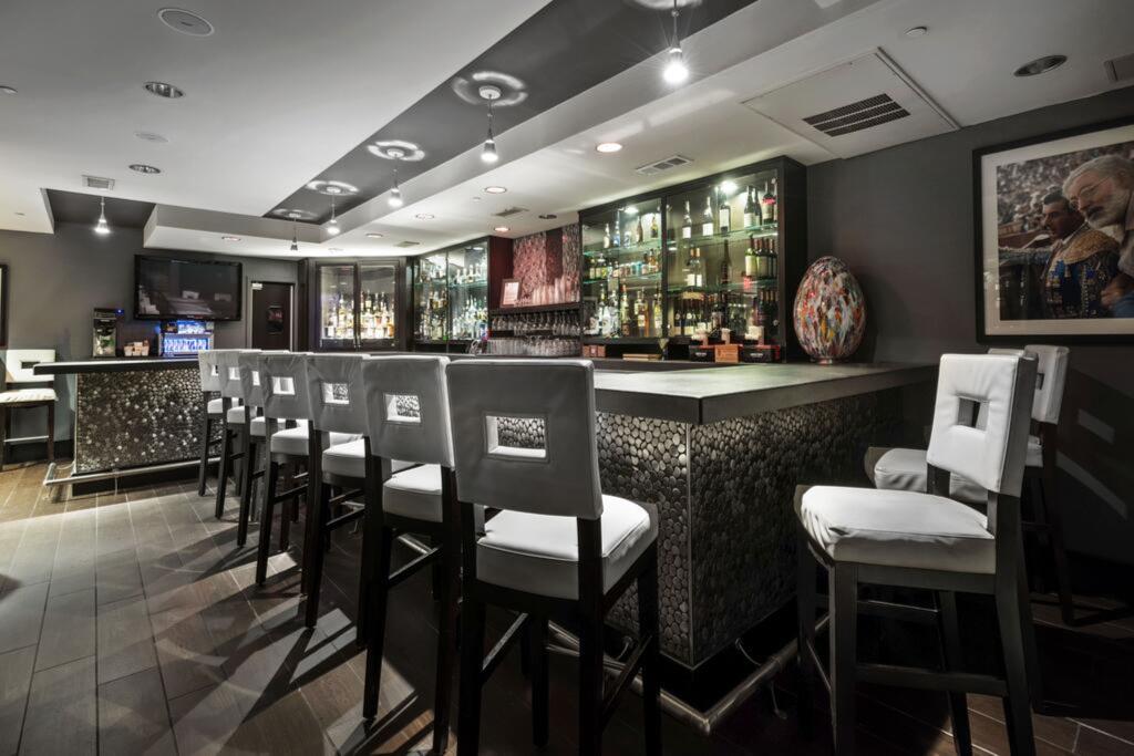 Artmore Hotel - Midtown - Bar