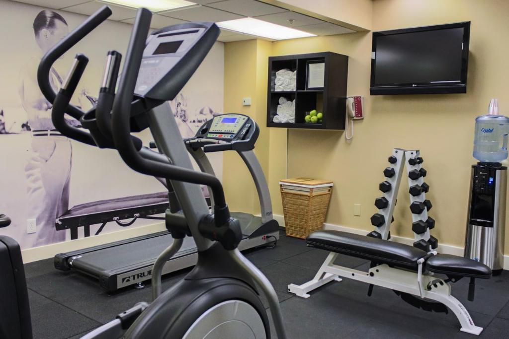 Artmore Hotel - Midtown - Sports and Entertainment