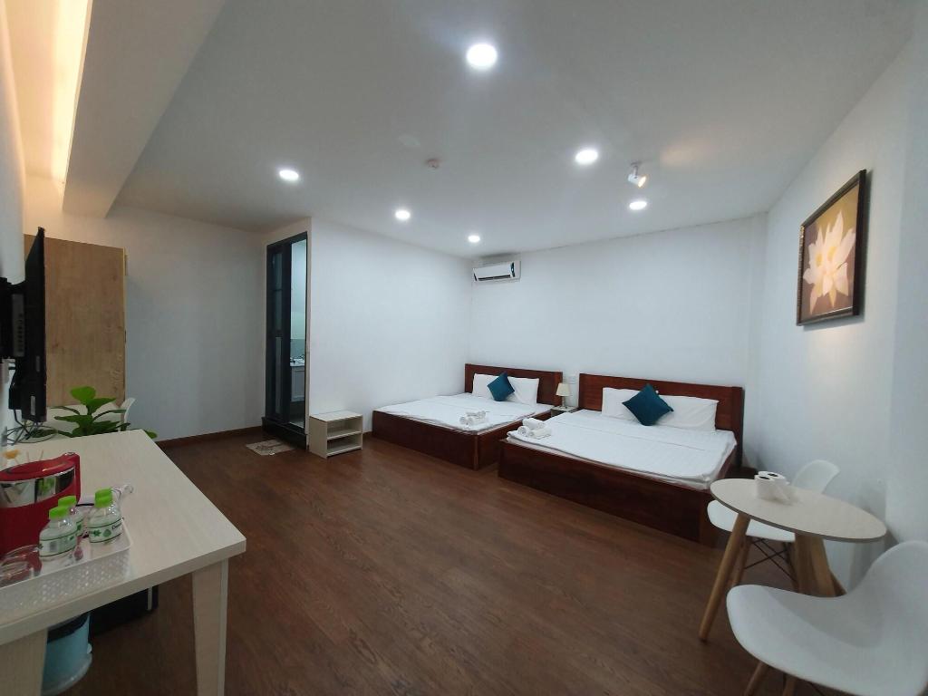 Hero Hostel Billiards