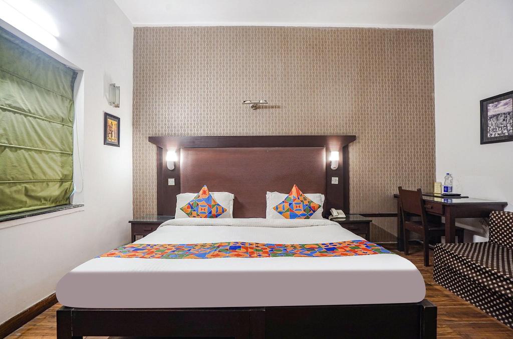 Fabhotel Chalet City