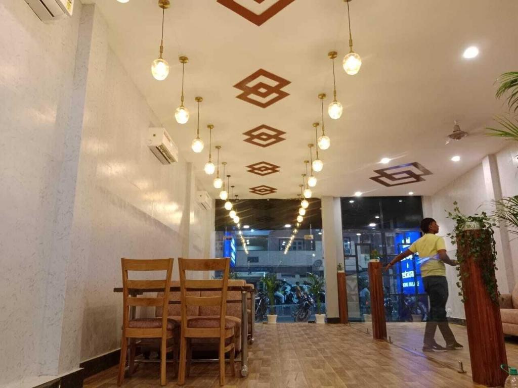Avisha Express, Haridwar